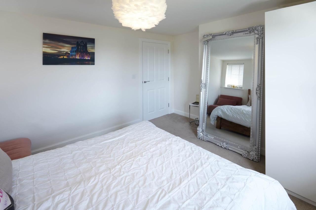 Host & Stay - The Cinder Track Hideaway Whitby Bagian luar foto