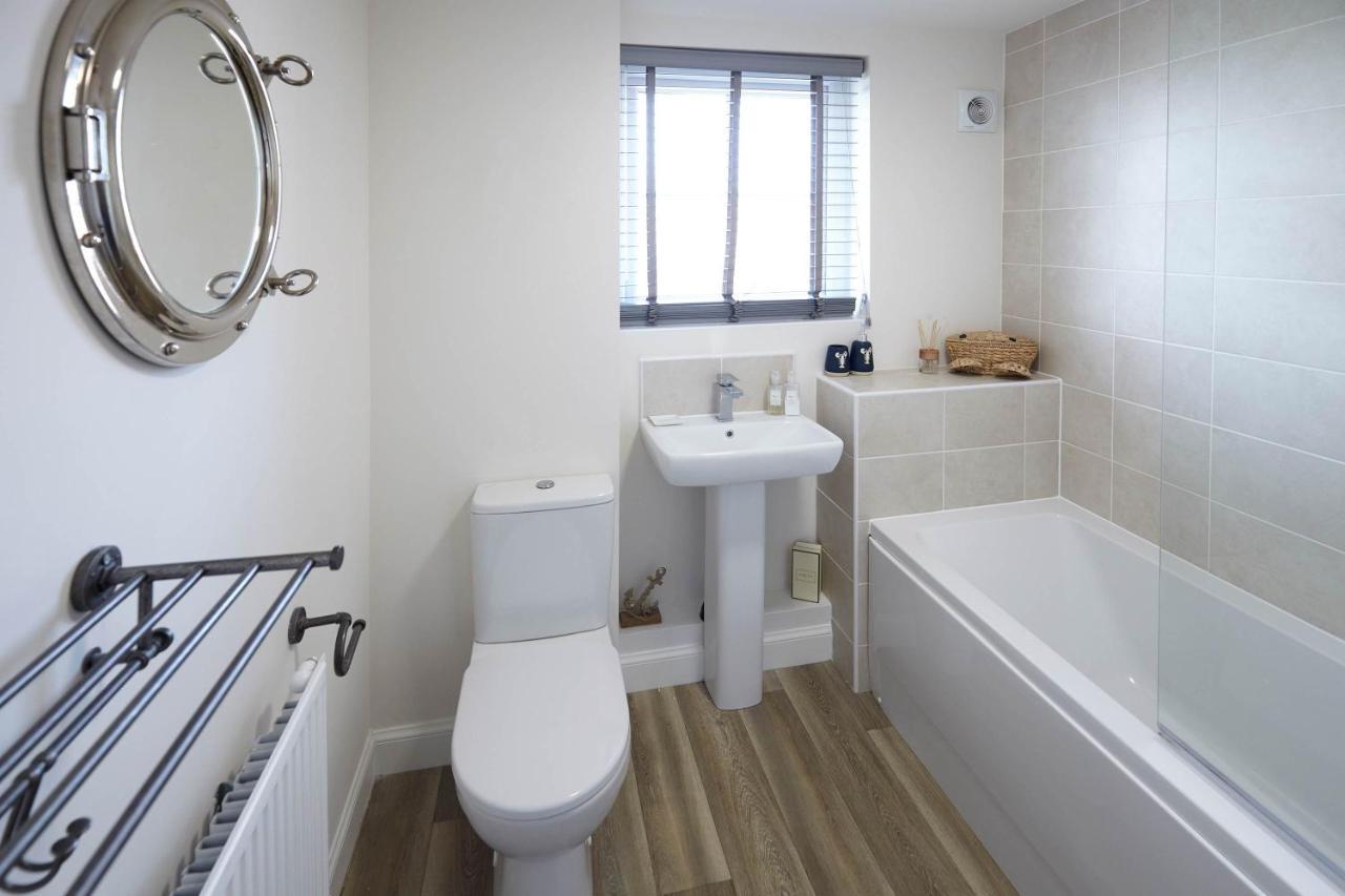 Host & Stay - The Cinder Track Hideaway Whitby Bagian luar foto