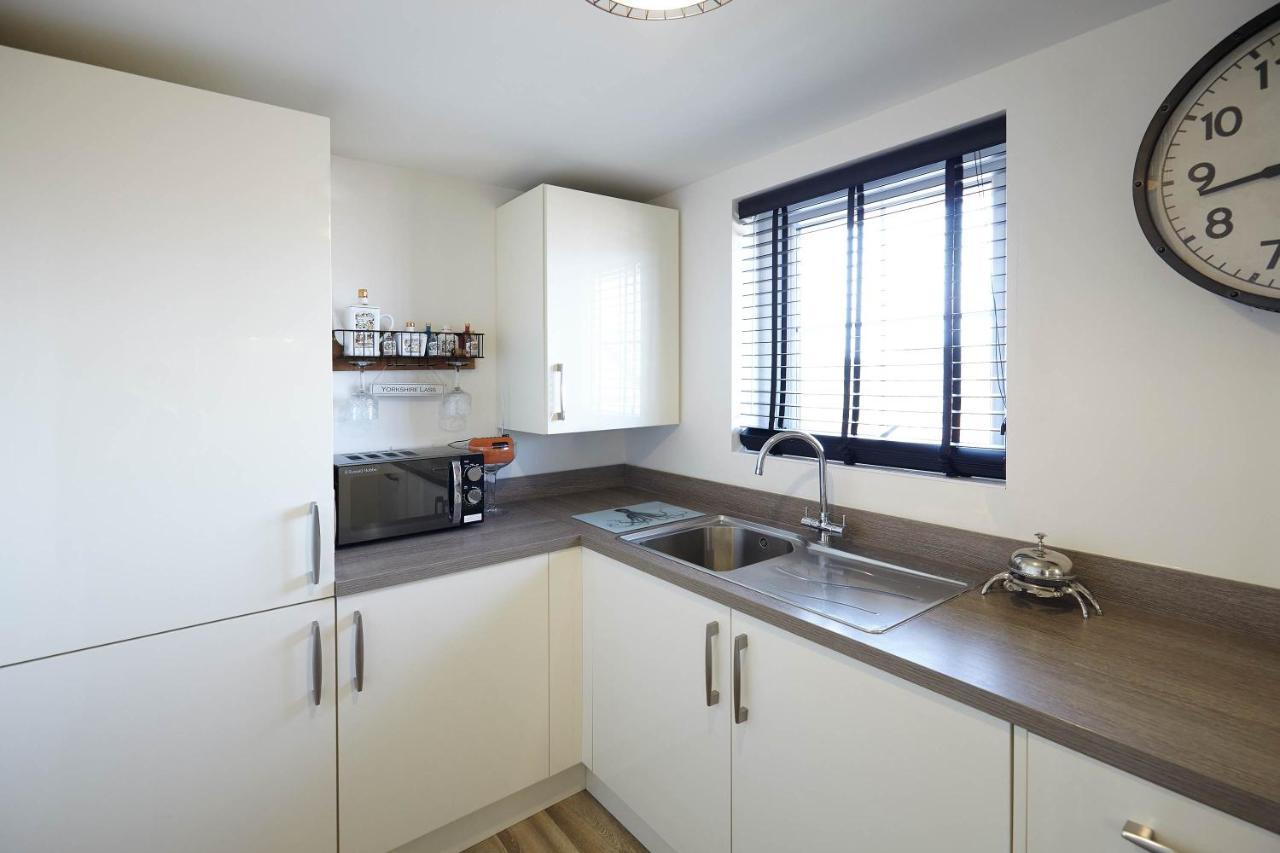 Host & Stay - The Cinder Track Hideaway Whitby Bagian luar foto